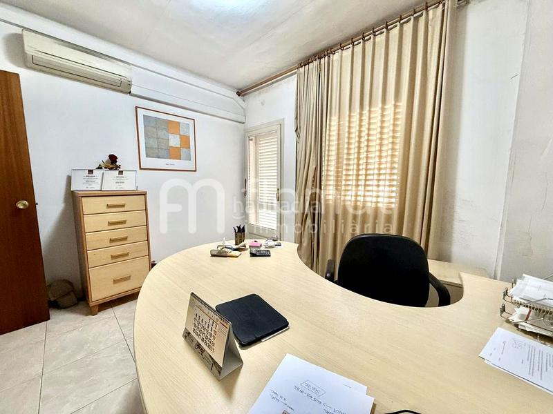 Foto d7cfbbbd-a7ba-41ba-91b0-f47f47d8125b. Casa se vende edificio emblemático en el corazón en Tordera
