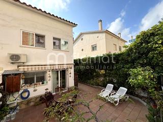 Maison à Malgrat de Mar. Chalet pareado en venta en malgrat de mar