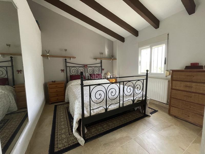 Foto f444dc7d-50e3-4925-b153-cce71fc53673. House in Confrides