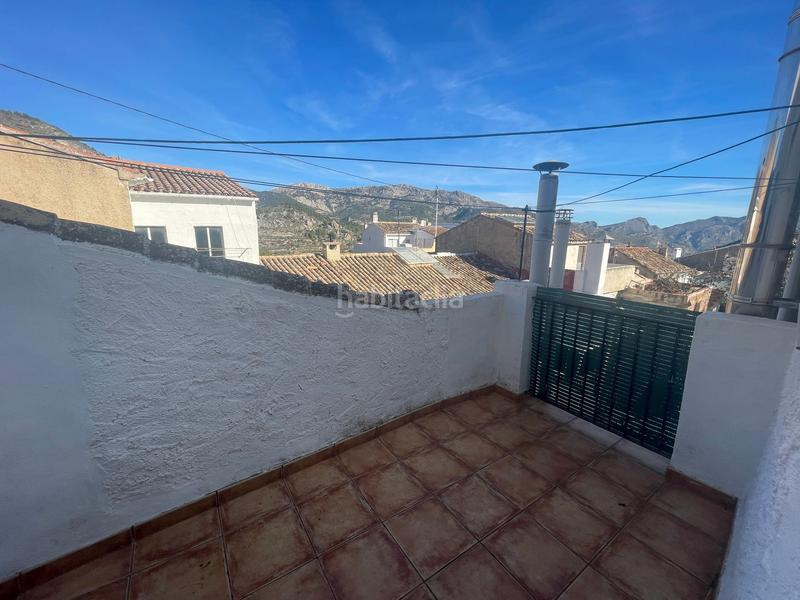 Foto 8ce110d0-6be7-4a15-9f5c-f4e4a567620e. Country house with heating in Confrides