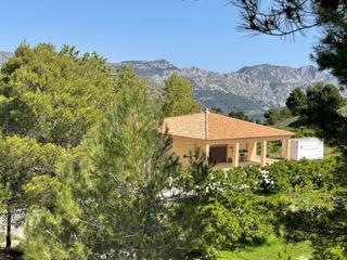 Casa a Confrides. Finca agrícola con 3 casas en aitana.