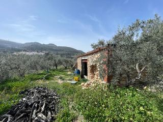 Casa a Confrides. Casita de piedra en confrides