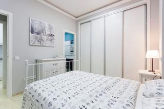 Rent Flat in Carrer nou de la rambla 42
