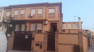 Casa adosada en Calle pedro de alvarado 26