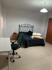 Rent Flat in Calle andanada 3. Estudiar nunca fue tan cómodo como aquí.