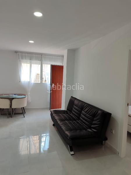 Foto 9954b68d-3806-4d00-9799-4f06a59b7e11. Apartamento en calle islas 6 piso recién reformado. en Gabias (Las)