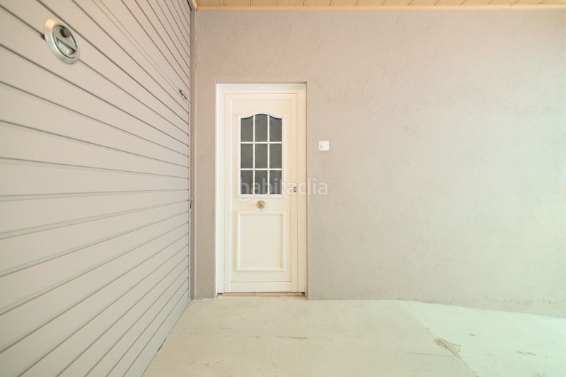 Foto 3b419118-dbac-4070-b9b7-f101cad0eede. Casa adossada amb xemeneia calefacció aparcament a Terrassa