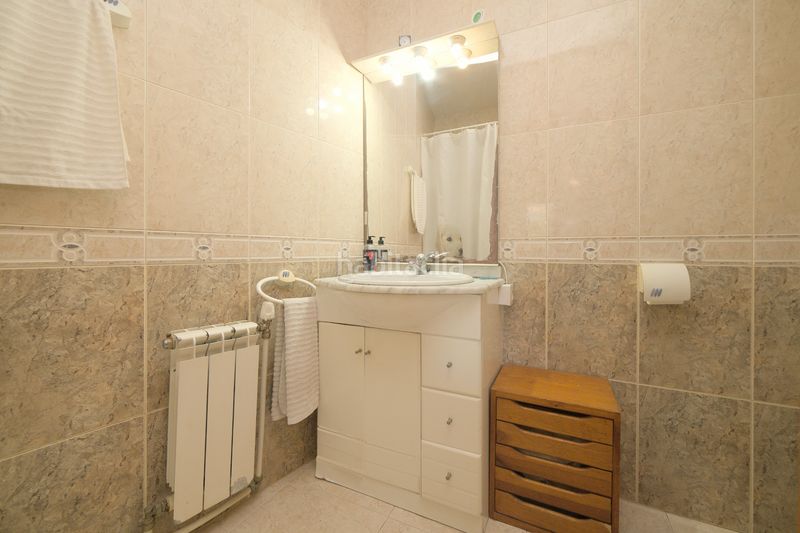 Foto 9287f7c5-8d5a-4503-9729-7687fa57a42a. Casa adossada amb xemeneia calefacció aparcament a Terrassa