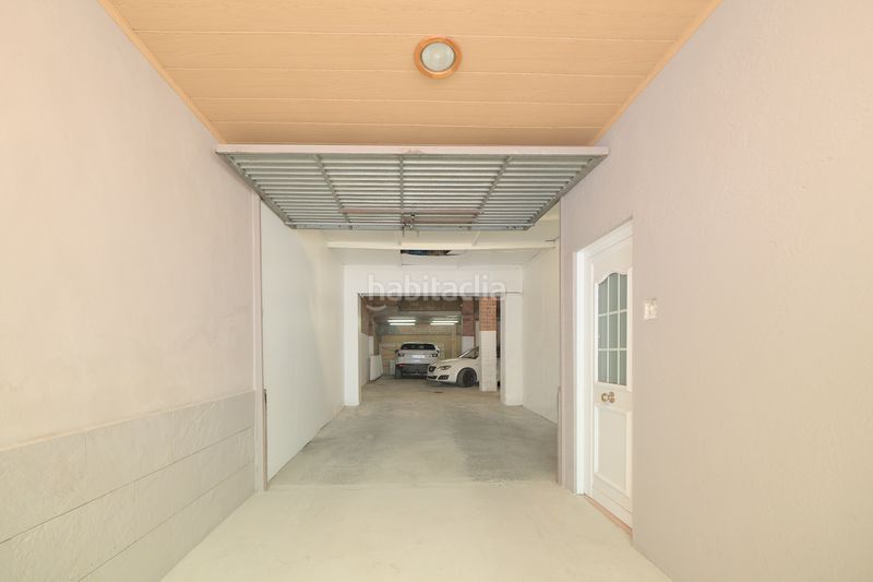 Foto dcd1ce3c-06be-43c7-a5eb-e13766e708fb. Casa adossada amb xemeneia calefacció aparcament a Terrassa