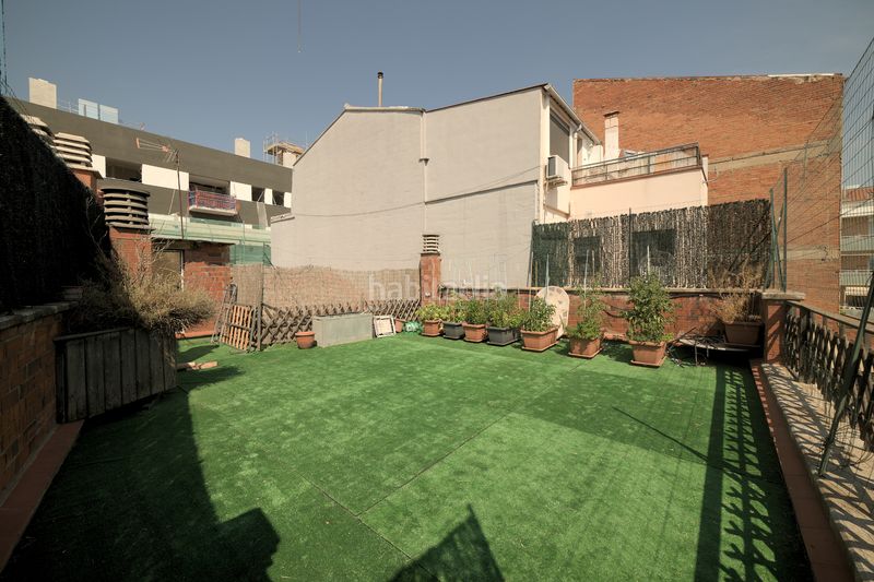 Foto ffc672ba-430f-4e7d-9072-064aa47eb1f2. Casa adossada amb xemeneia calefacció aparcament a Terrassa