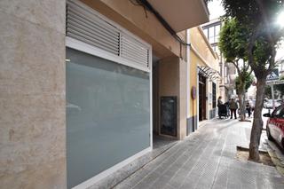 Lloguer Local Comercial  Garraf. Local de alquiler en avda garraf, eje muy comercial