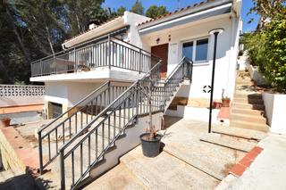 House in Segur de Calafell Nucli Urbà. Casa en venta a los cuatro vientos en zona residencial.
