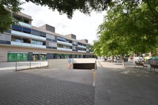 Aparcament cotxe a La Geltrú-Sant Jordi. Cansado de dar vueltas buscando aparcamiento? tu solución está a