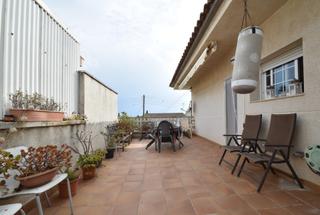 Maison à La Collada-Sis Camins. Casa en venta a los cuatro vientos con dos viviendas