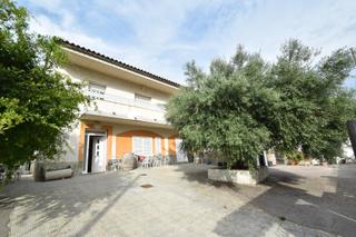 Maison à La Collada-Sis Camins. Casa en venta a los cuatro vientos con dos viviendas