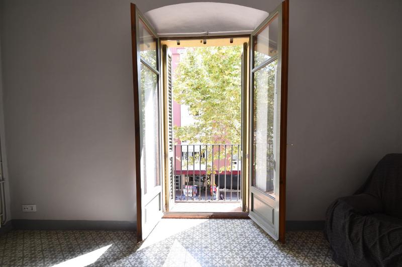 Foto bcdb2197-aa45-4d55-a3f2-990186c3b99a. Piso tu deseo de vivir en la rambla principal de vilanova ahora es una realidad. en Vilanova i la Geltrú