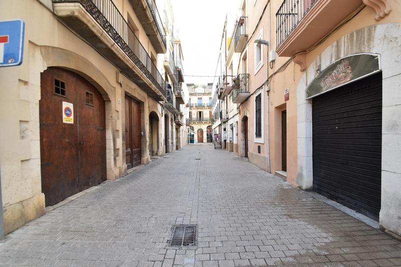 Foto 8005392a-e44d-46c0-ad2b-f9c2c8d9a022. Local comercial a Centrevila Vilanova i la Geltrú