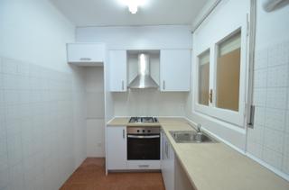 Miete Etagenwohnung  Calle sant joan. Se alquila piso muy céntrico como vivienda de uso distinto de vi