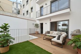 Pis  Calle recreo. Primer piso obra nueva en venta con terraza de 25m2