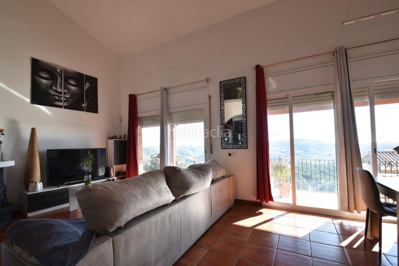 Foto 981c2b23-1b30-43c7-b488-35b286d572e3. Casa amb aparcament piscina a Canyelles