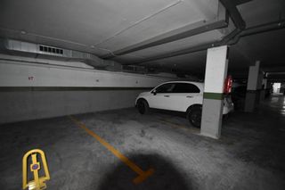Location Parking voiture  Calle d'isaac peral. Plaza de párquing en alquiler ribes roges