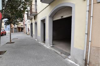 Business premise in Centrevila. Local en venta muchas posibilidades