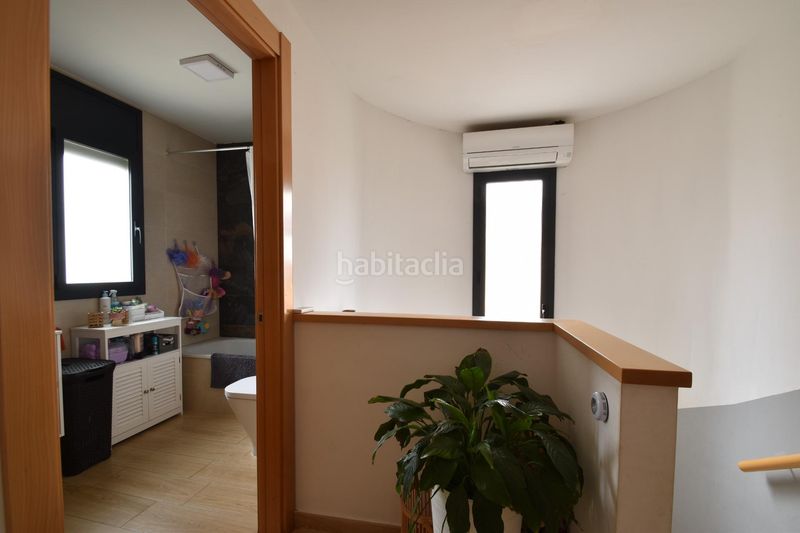 Foto 0ae4d8a2-5474-42fc-bb0d-3b03d49d318f. Casa adossada a Cunit residencial Cunit