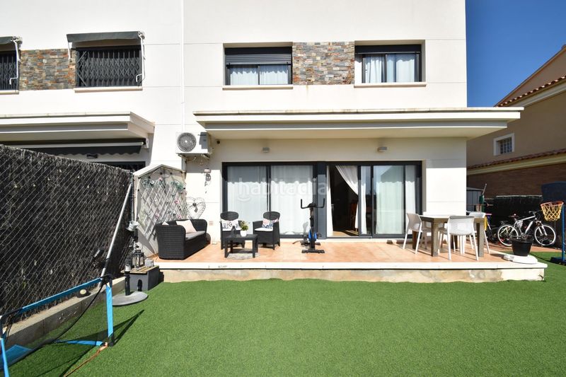 Foto 189694db-c70a-4c6d-b9f5-d7bfd2b19d87. Casa adossada a Cunit residencial Cunit