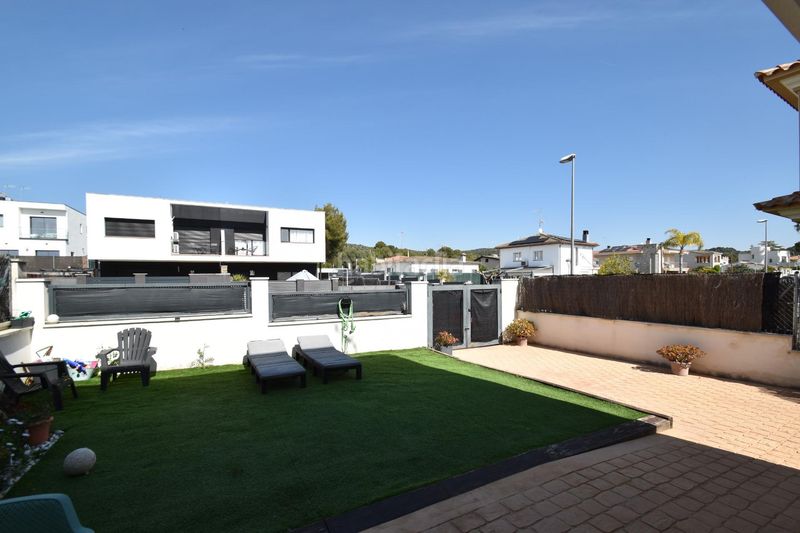 Foto 194db054-b555-4860-8300-c171fa2c5b93. Casa adossada a Cunit residencial Cunit