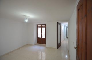 Pis a Centrevila. Oportunidad única de inversión. piso alquilado en venta