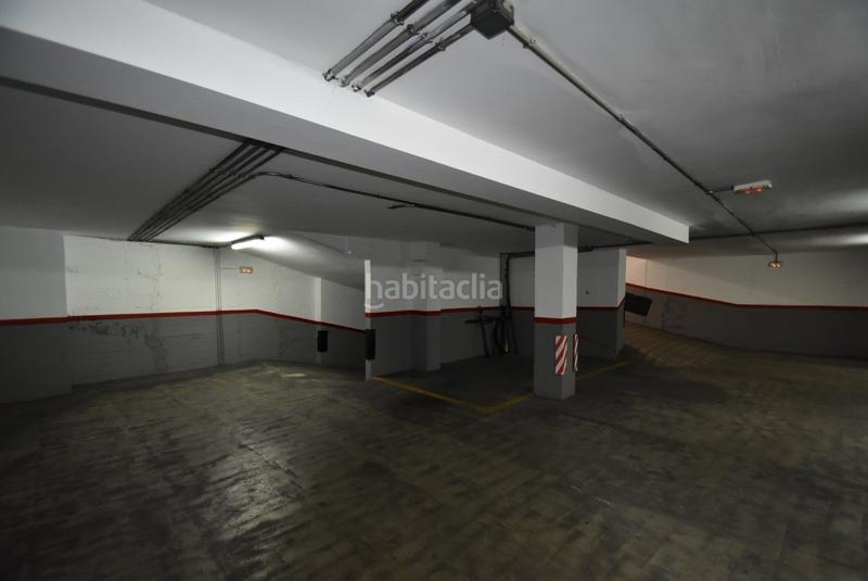 Foto a61a5837-fbe8-4050-be5a-a9a7e39f96f8. Parking coche plaça de párquing en venta en Centrevila Vilanova i la Geltrú