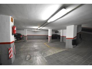 Aparcament cotxe a Centrevila. Párquing en venta