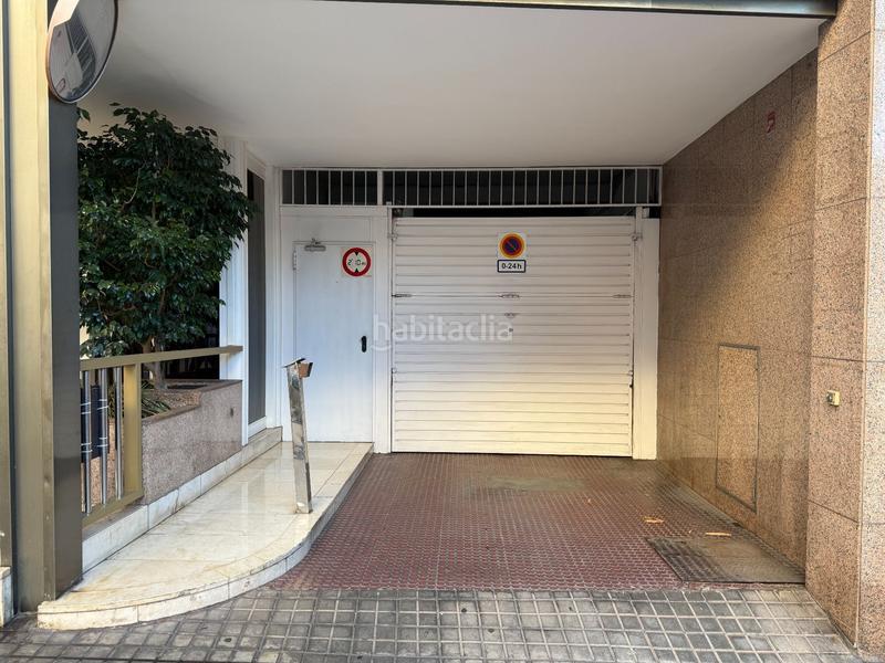 Foto bb9bee09-3650-4e63-93bc-78bc44de0bc4. Location parking voiture dans La Salut Barcelona