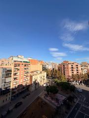 Pis a El Camp de lArpa del Clot. Piso reformado con balcn y vistas en calle rosell 508, barcelo