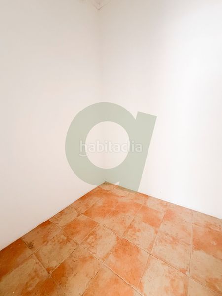 Foto a2e6a231-486d-4a76-a62f-279de7dcf195. Local comercial a Baix Guinardó Barcelona