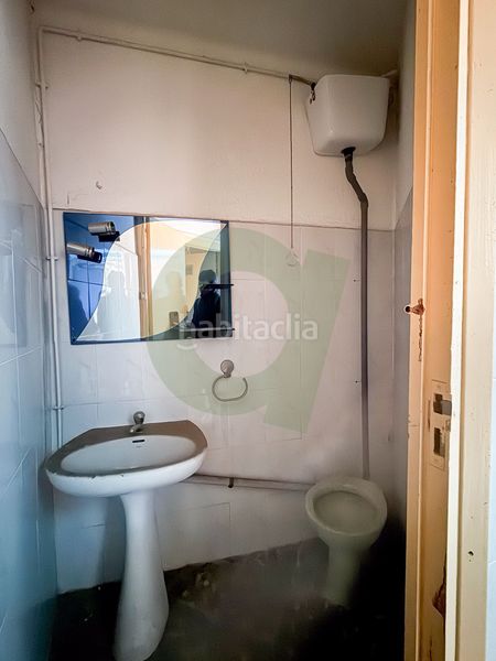 Foto d3072a9a-80d8-46a0-a396-3a590b1f9c59. Local comercial a Can Baró Barcelona