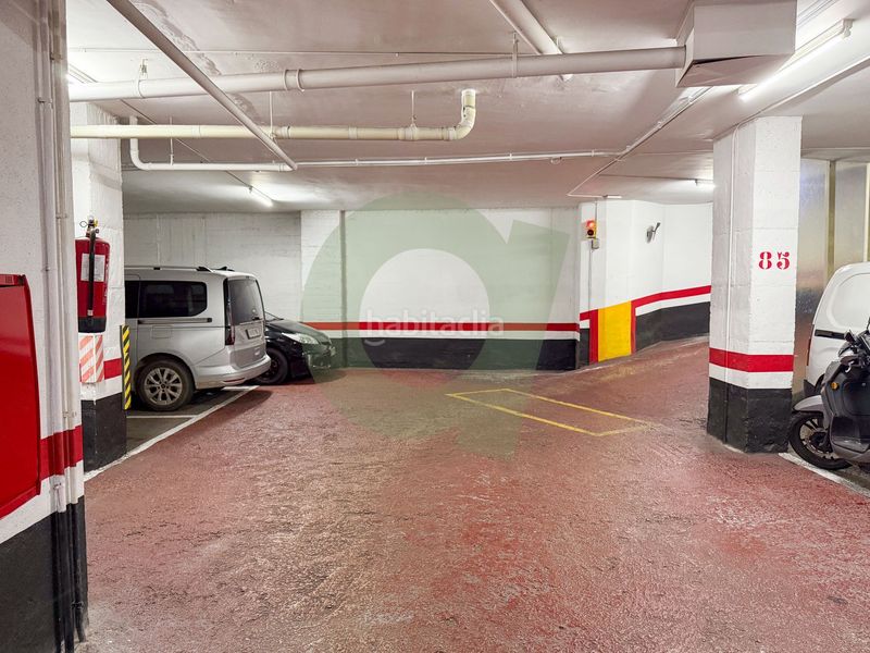 Foto e57415e4-fe33-4b41-9121-66da67d02aa5. Aparcament cotxe a El Camp d´en Grassot i Gràcia Nova Barcelona