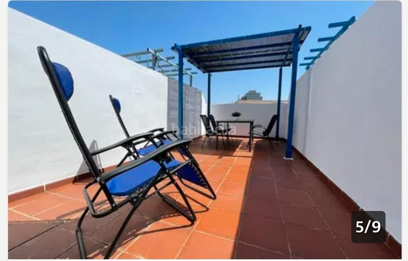 Foto 5a91cf99-87ce-4852-abcf-1a12bdfa3101. Ático en camino de doña maría 52 bonito ático/ dúplex en venta a escasos metros de la playa en urbanización los patos. en Benalmádena