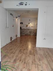 Business premise in Plaza Reyes Católicos 3