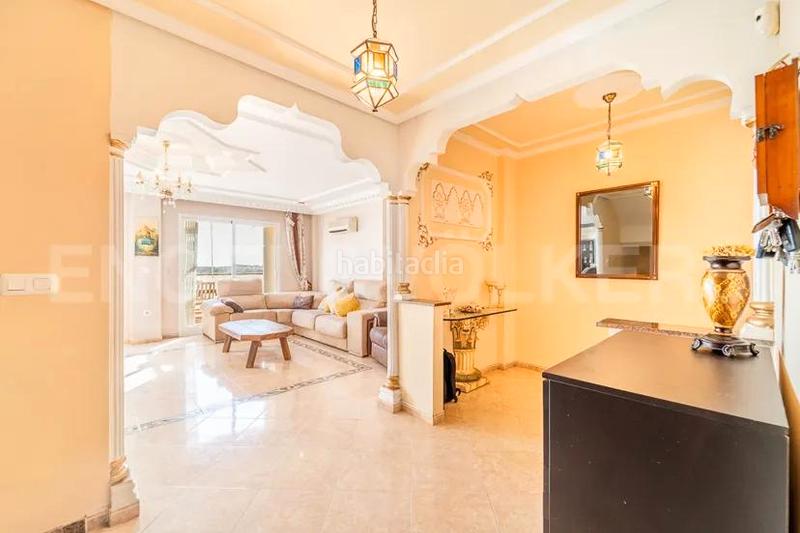 Foto 63cd772c-8a56-4324-99a0-7b7977d8da89. Casa en calle topacio 30 exelente chalet benalmadena con vistas al mar en Benalmádena