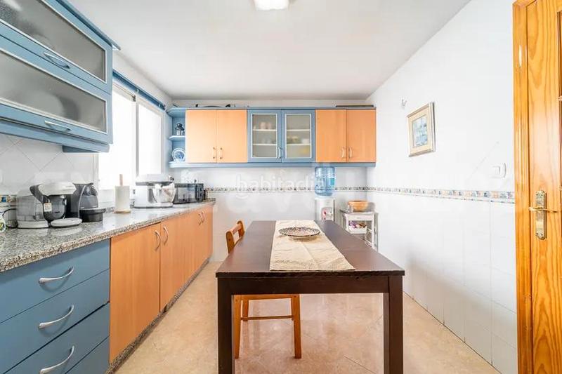 Foto b25be794-cb6e-4f31-8697-a64b1d8d67b7. Casa en calle topacio 30 exelente chalet benalmadena con vistas al mar en Benalmádena