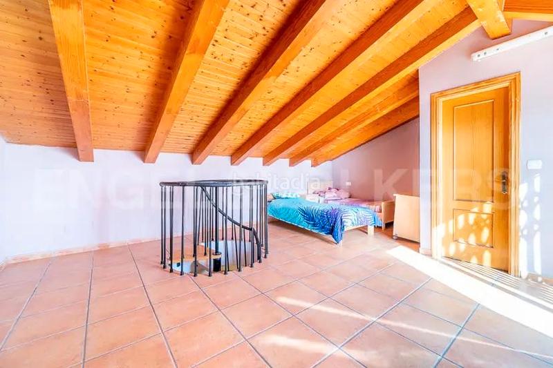 Foto c8c9b92a-3375-4b7e-b5e1-d4264db33cc3. Casa en calle topacio 30 exelente chalet benalmadena con vistas al mar en Benalmádena