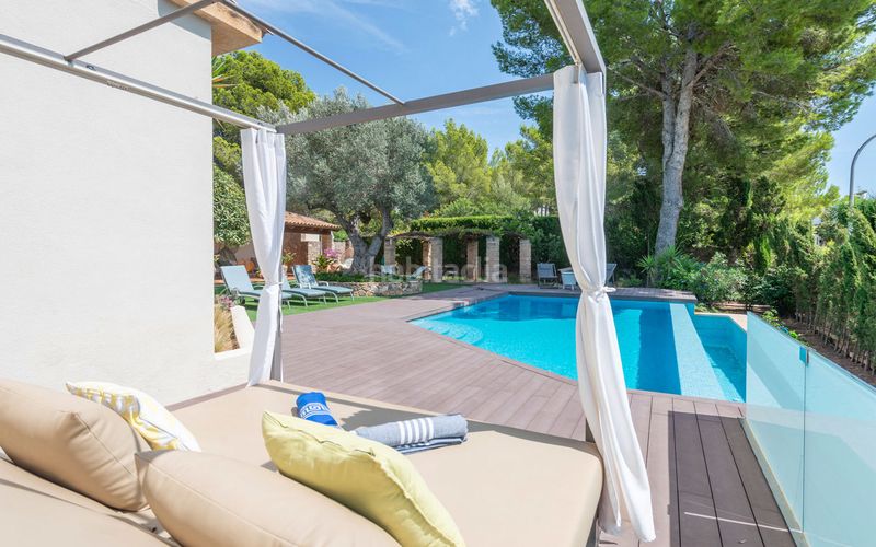 Foto 02ba5f28-cc47-47c2-b289-a099f7602d11. Masía chalet familiar de una sola planta con zona exterior bien cuidada en santa ponsa en Calvià