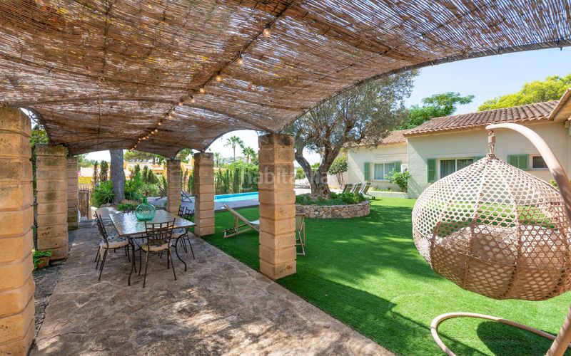 Foto 0c3861ca-e0b3-4169-a7a6-00a5709c5dd9. Masía chalet familiar de una sola planta con zona exterior bien cuidada en santa ponsa en Calvià