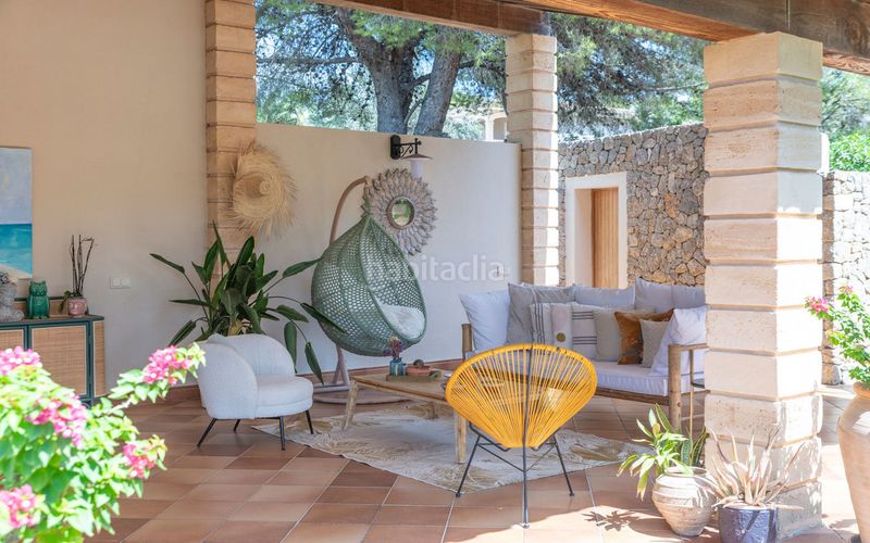 Foto 3f55cd9f-3987-452c-ad44-abb568a0ec06. Masía chalet familiar de una sola planta con zona exterior bien cuidada en santa ponsa en Calvià