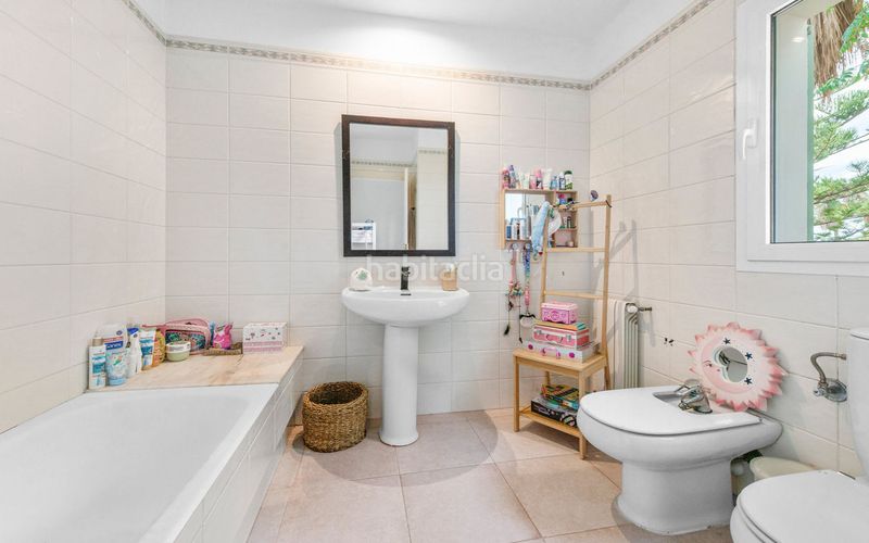 Foto 9b0c2735-facc-4991-adfb-27ad86dfb7cc. Masía chalet familiar de una sola planta con zona exterior bien cuidada en santa ponsa en Calvià