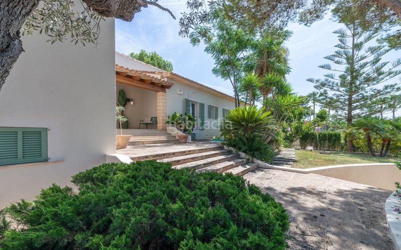 Foto a818d5e2-c11e-4911-9213-3d59f4ea8546. Masía chalet familiar de una sola planta con zona exterior bien cuidada en santa ponsa en Calvià
