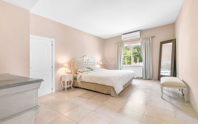 Foto c3d1e118-9b5b-4e46-b0ec-3b38a06065da. Masía chalet familiar de una sola planta con zona exterior bien cuidada en santa ponsa en Calvià