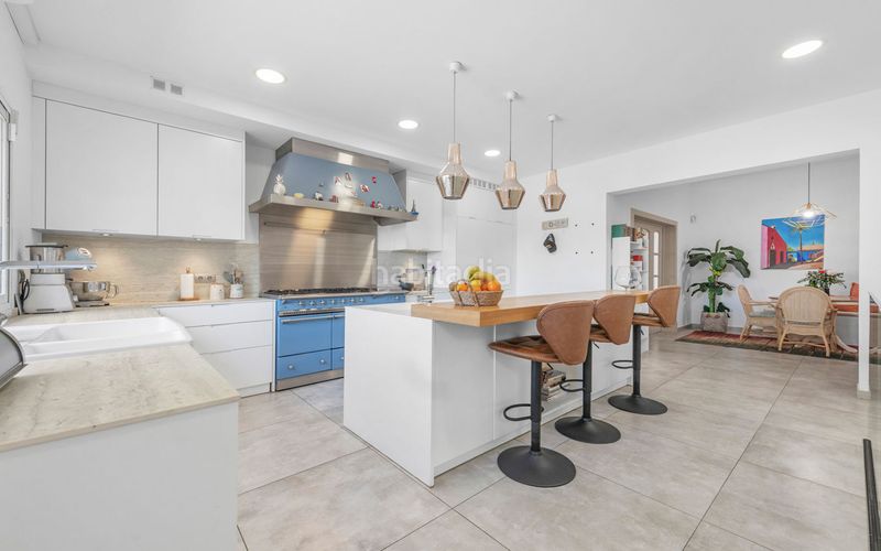Foto d0ce4bd6-6f76-4578-b85d-1c1030eb6bdd. Masía chalet familiar de una sola planta con zona exterior bien cuidada en santa ponsa en Calvià