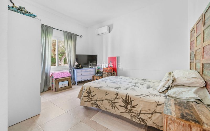 Foto ecd42772-4555-4055-bd19-4aa2073ffe39. Masía chalet familiar de una sola planta con zona exterior bien cuidada en santa ponsa en Calvià